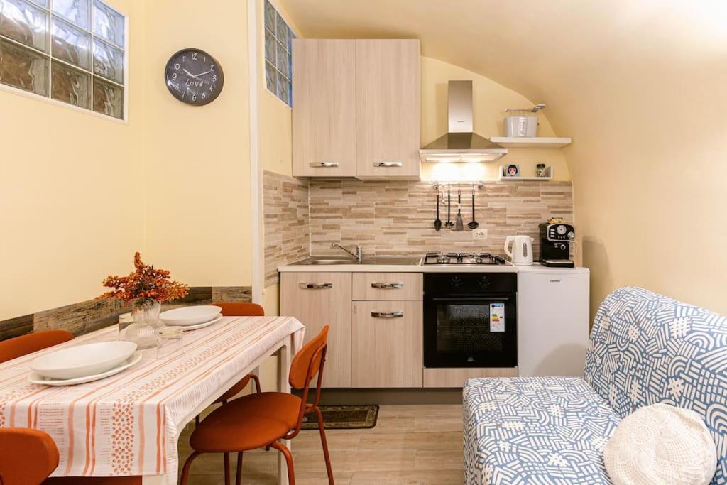 La Chicca Appartamento Intero Nei Quartieri Spagnoli Napoli Ngoại thất bức ảnh