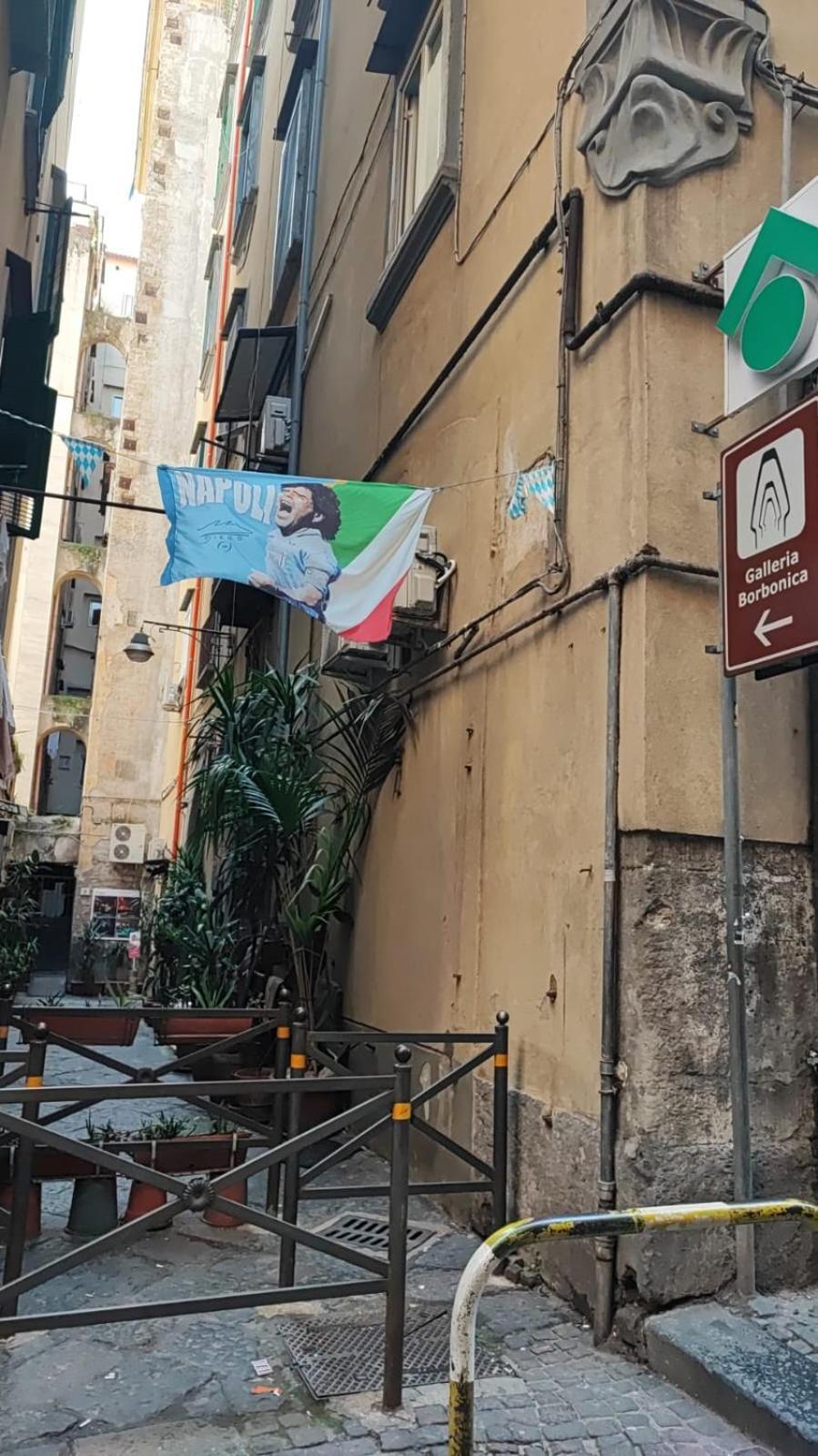 La Chicca Appartamento Intero Nei Quartieri Spagnoli Napoli Ngoại thất bức ảnh