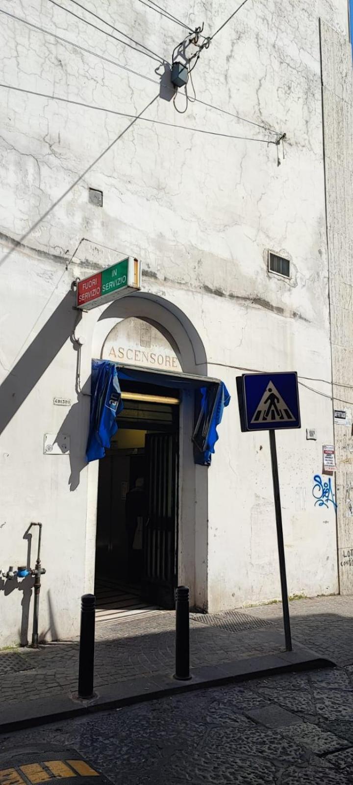 La Chicca Appartamento Intero Nei Quartieri Spagnoli Napoli Ngoại thất bức ảnh
