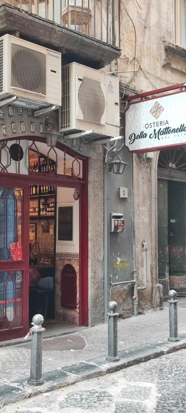 La Chicca Appartamento Intero Nei Quartieri Spagnoli Napoli Ngoại thất bức ảnh